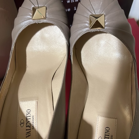 Valentino Garavani beige leather platform stilettos. SZ: 39 1/2 - Picture 9 of 10